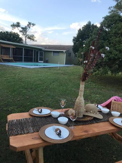 Ananda Farmhouse And Retreat. Lake Worth Beach Eksteriør bilde